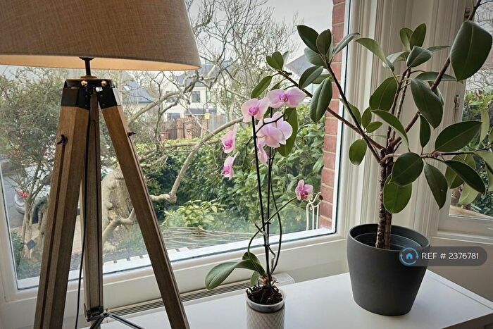2 Bedroom Flat To Rent In Creighton Avenue, London, N10