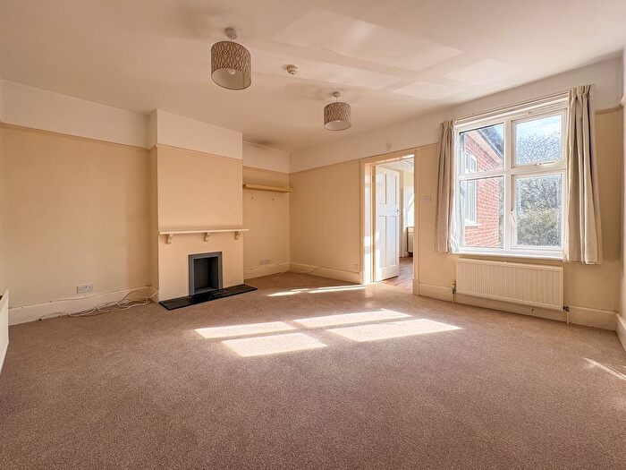 2 Bedroom Flat To Rent In Chesterton Road, Cambridge, CB4