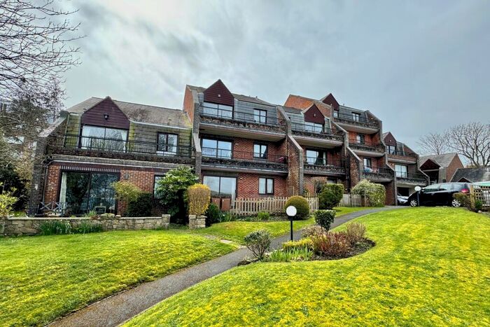 2 Bedroom Flat For Sale In Park Road, Swanage, BH19