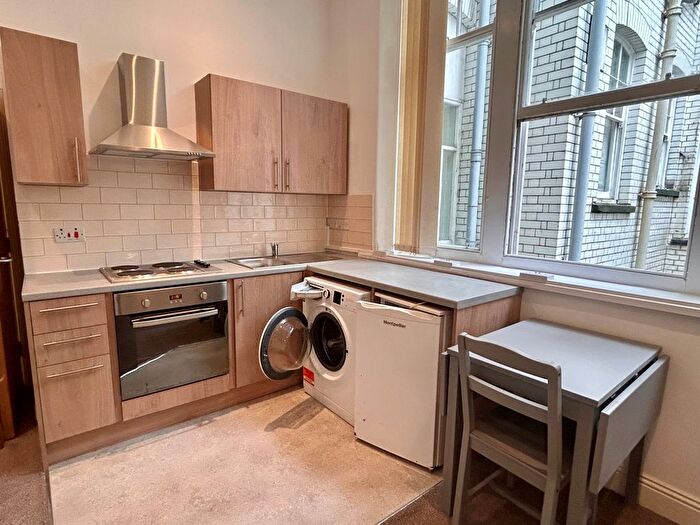 1 Bedroom Flat To Rent In Pembroke Buildings, Swansea, SA1