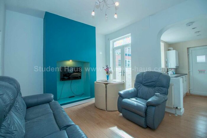 3 Bedroom House To Rent In Romney Street, Salford, M6