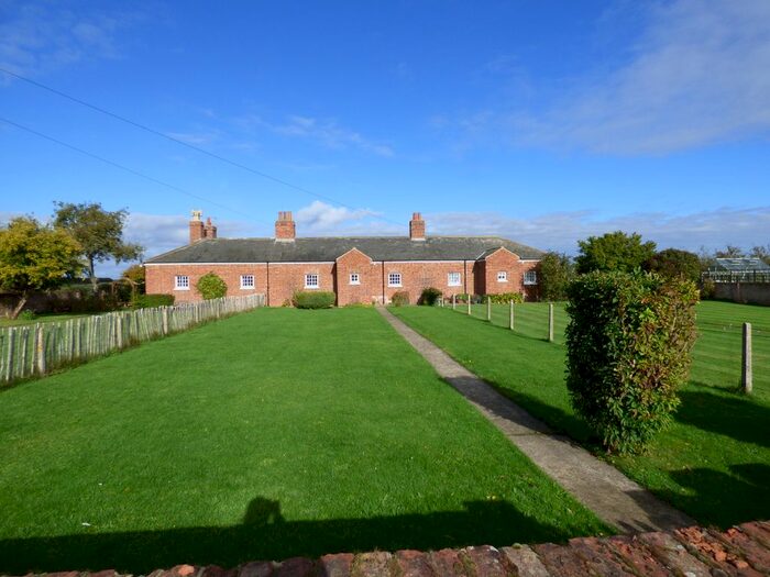 2 Bedroom Cottage To Rent In Coastguard Cottage, Tetney Lock Road, DN36
