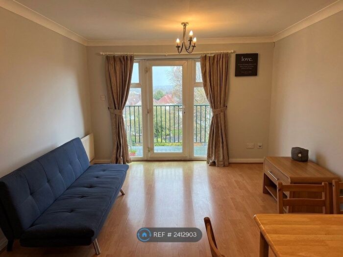 1 Bedroom Flat To Rent In Kensington Heights, Harrow, HA1
