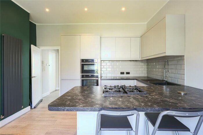 1 Bedroom Apartment To Rent In Tollington Road, Islington, London, N7