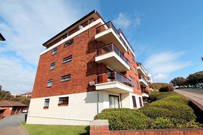2 Bedroom Flat To Rent In The Marina, Bournemouth, BH5