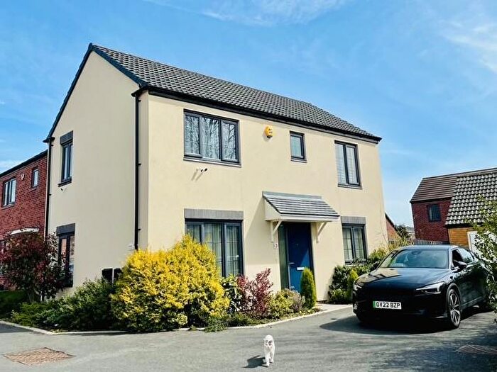 3 Bedroom Detached House For Sale In Sundew Drive, Birmingham, B37