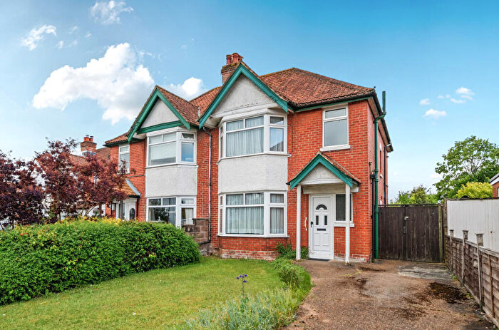 3 Bedroom Semi-Detached House For Sale In Channels Farm Road, Stoneham, Southampton, Hampshire, SO16