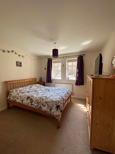 2 Bedroom Flat For Sale In Friar Court, Worcester, WR1