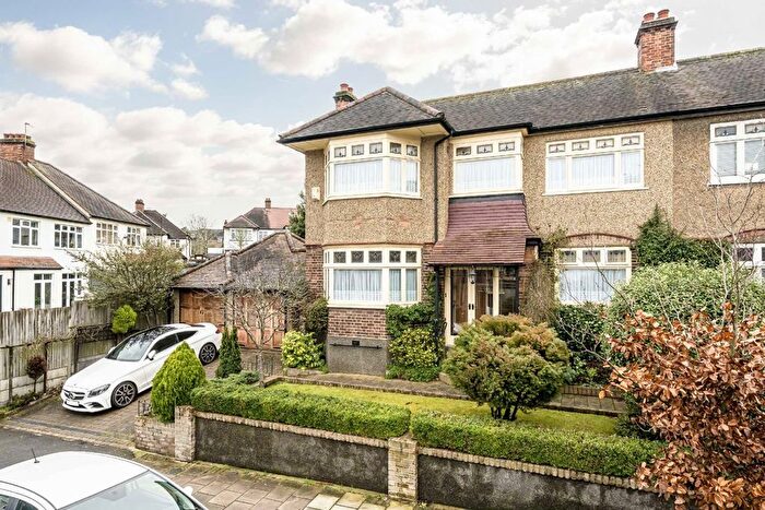 3 Bedroom Semi Detached House For Sale In Cheviot Road, West Norwood, SE27