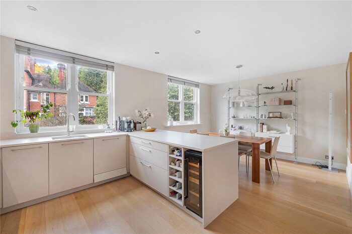 5 Bedroom Detached House For Sale In Helme Close, Wimbledon, London, SW19