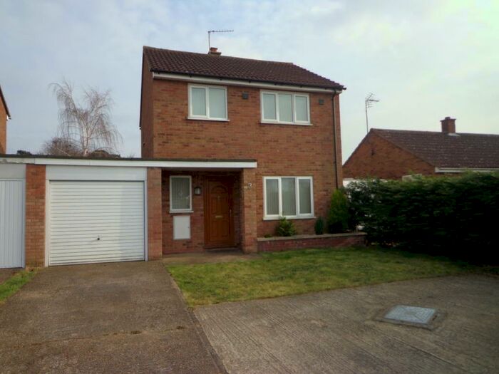 3 Bedroom Semi-Detached House To Rent In Beck Row, IP28