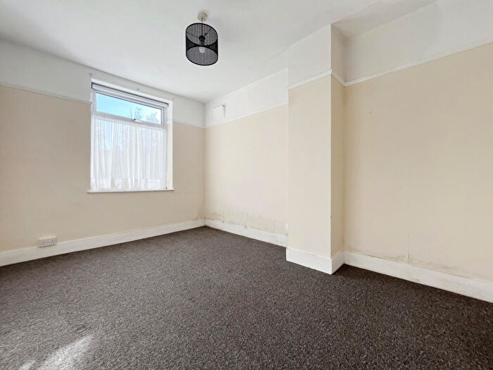 3 Bedroom End Of Terrace House For Sale In Broadway, Rainham, Gillingham, Kent, ME8