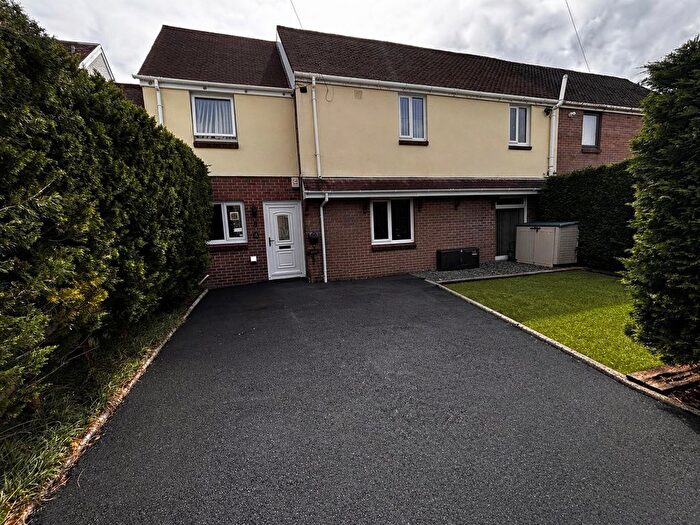 5 Bedroom Semi Detached House For Sale In Derwendeg, Porthyrhyd, Carmarthen, SA32