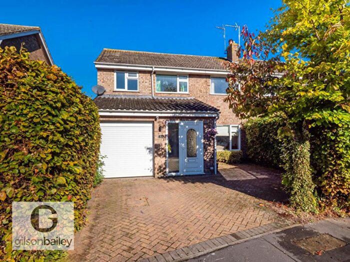 4 Bedroom Semi-Detached House For Sale In Heron Close, Salhouse, NR13