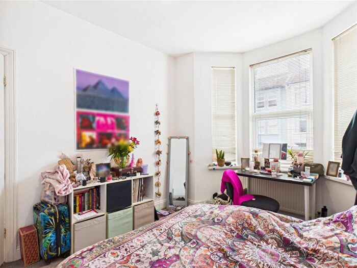 Terraced House To Rent In Roedale Road, Brighton, BN1