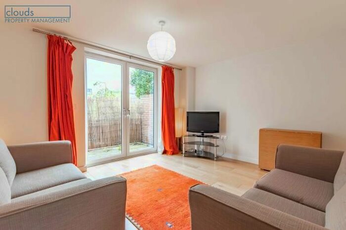 2 Bedroom Flat To Rent In Mcdonald Place, Bellevue Colonies, Bellevue, EH7