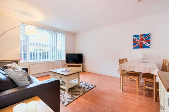 2 Bedroom Flat To Rent In Bingham Court, Halton Road, London, N1