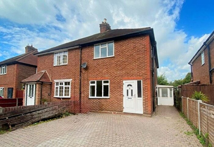 3 Bedroom Semi-Detached House To Rent In Knaphill, Woking, GU21