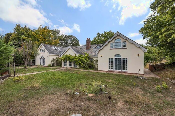 5 Bedroom Detached House For Sale In Lake Farm House, Mongewell Park, Mongewell, Wallingford, OX10