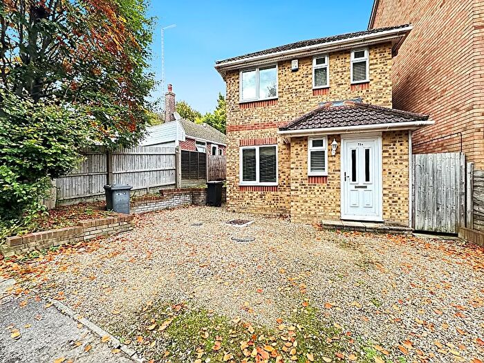 3 Bedroom Detached House For Sale In Falconers Road, Luton, Bedfordshire, LU2