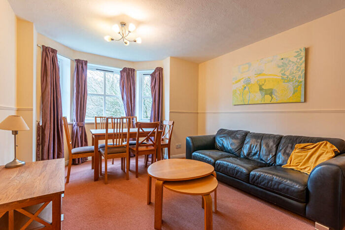 2 Bedroom Flat To Rent In L – St Leonards Lane, Edinburgh, EH8