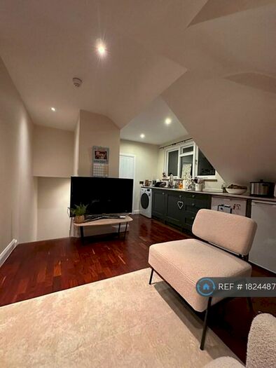 2 Bedroom Flat To Rent In Gloucester Road, Horfield, Bristol, BS7