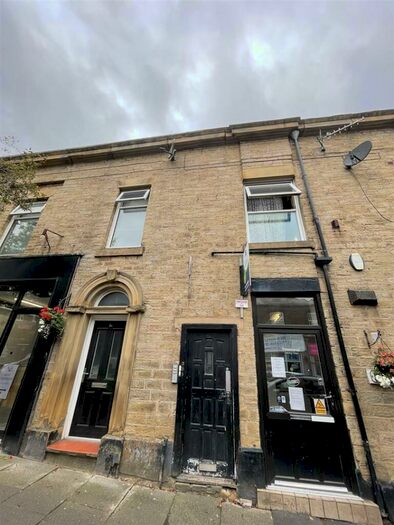 2 Bedroom Flat To Rent In Stamford Street, Mossley, Ashton-Under-Lyne, OL5
