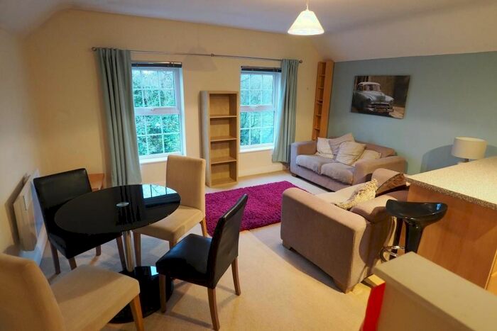 2 Bedroom Flat To Rent In Dunsley House, Hessle Road, Hull, HU4