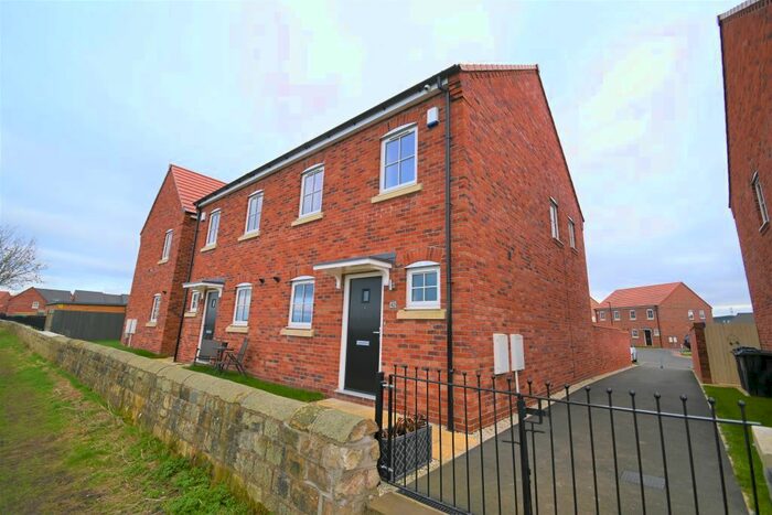 3 Bedroom Semi-Detached House To Rent In Old School Drive, Kirk Sandall, Doncaster, DN3