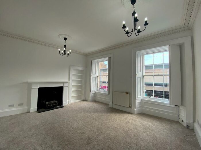 3 Bedroom Flat To Rent In High Street, Kirkcaldy, Fife, KY1