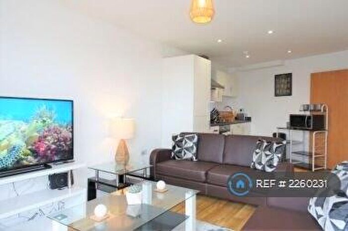 2 Bedroom Flat To Rent In Victoria Road, Surbiton, KT6