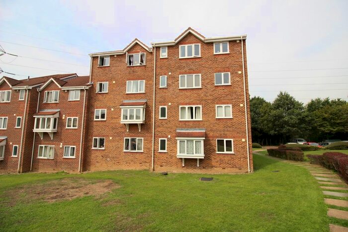 1 Bedroom Flat To Rent In Percy Gardens, Worcester Park, KT4