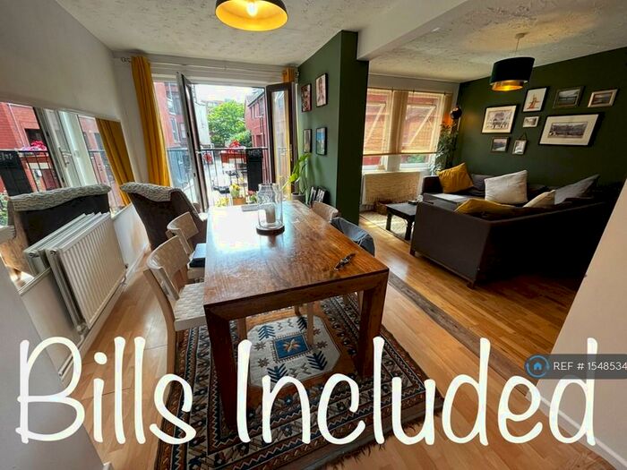 3 Bedroom End Of Terrace House To Rent In Brightwell Walk, Manchester, M4