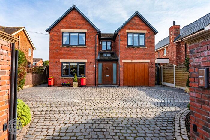 4 Bedroom Detached House For Sale In School Lane, Rixton, WA3