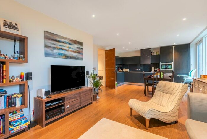 3 Bedroom Flat To Rent In Tizzard Grove, Blackheath, London, SE3
