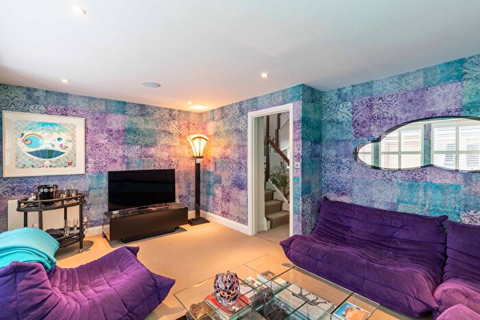 4 Bedroom Detached House To Rent In St Catherine Mews, Kensington And Chelsea, London, SW3