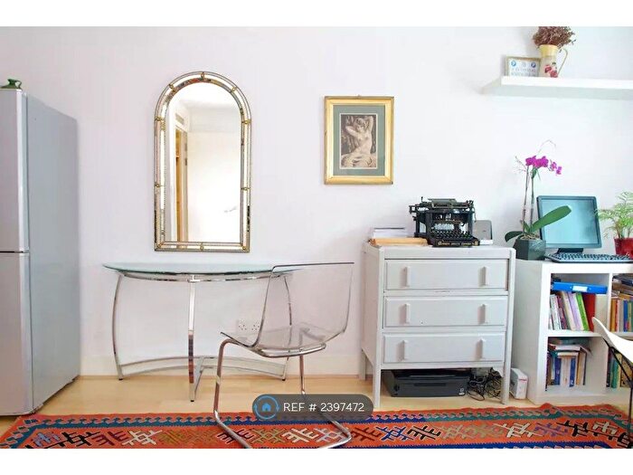 1 Bedroom Flat To Rent In Westminster Bridge Road, London, SE1