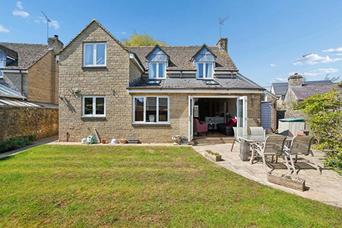 4 Bedroom Detached House For Sale In Well Lane, Curbridge, OX29