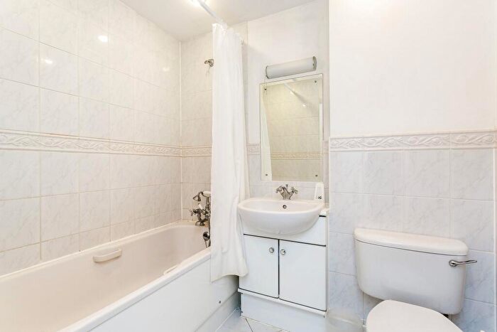 1 Bedroom Flat To Rent In Blake House, Gunwharf Quays, PO1