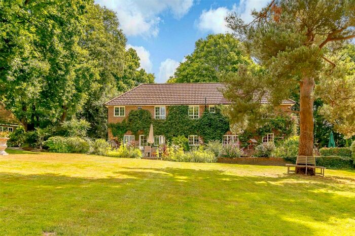 5 Bedroom Detached House For Sale In Trottiscliffe Road, Addington, West Malling, Kent, ME19