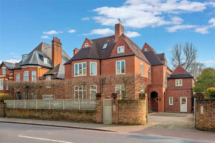 8 Bedroom Detached House To Rent In North Side Wandsworth Common, London, SW18