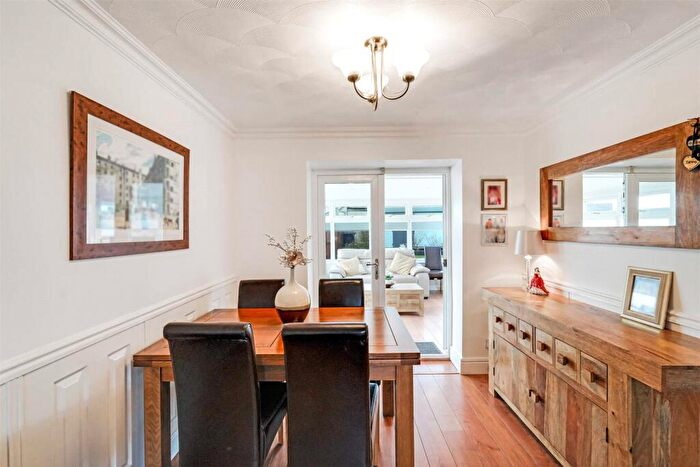 3 Bedroom Bungalow For Sale In Croftmoraig Avenue, Moodiesburn, Glasgow, North Lanarkshire, G69