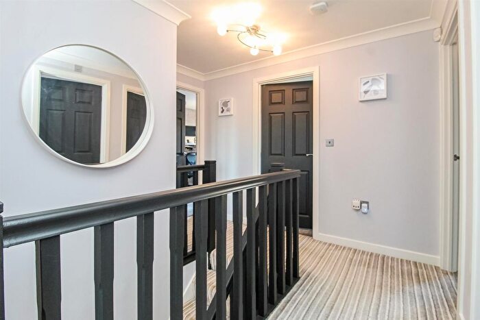 5 Bedroom Detached House For Sale In Elm View, Castleford, WF10