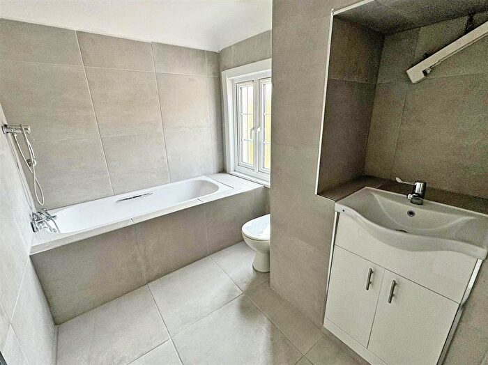 3 Bedroom End Of Terrace House For Sale In Bull Lane, Newington, Sittingbourne, ME9