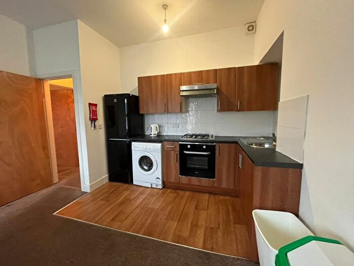 2 Bedroom Flat To Rent In Woodland Terrace, Flat, Plymouth, PL4