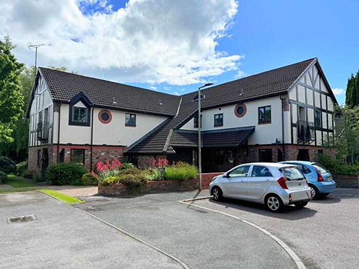 2 Bedroom Apartment For Sale In Glenbourne Park, Bramhall, SK7