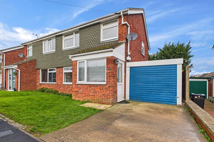 3 Bedroom Semi Detached House To Rent In Keble Close, Stamford, Lincolnshire, PE9