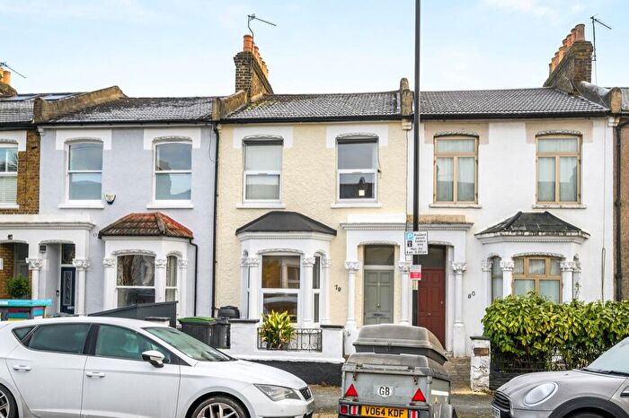 3 Bedroom Terraced House For Sale In Glenwood Road, London, N15