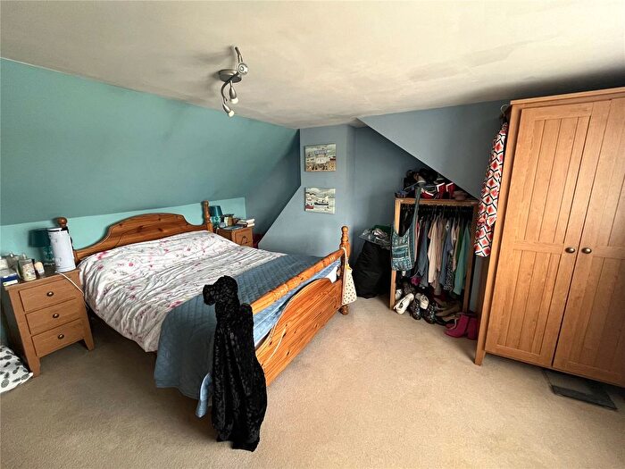 5 Bedroom Semi-Detached House For Sale In Dalling Drive, Houghton Regis, Dunstable, Bedfordshire, LU5