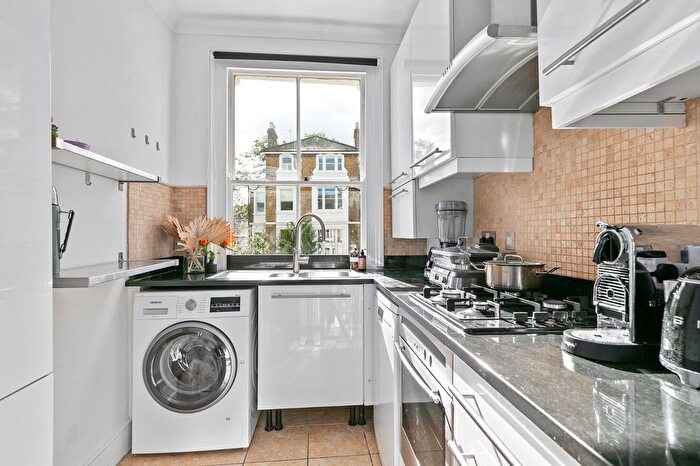 2 Bedroom Flat To Rent In Marlborough Road, Richmond, TW10
